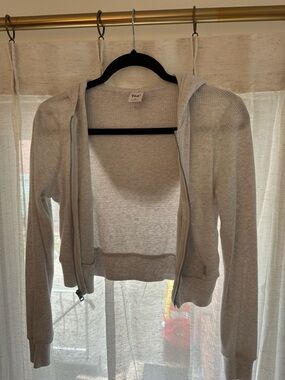 TNA Light Gray Waffle-Knit Cropped Zip Hoodie